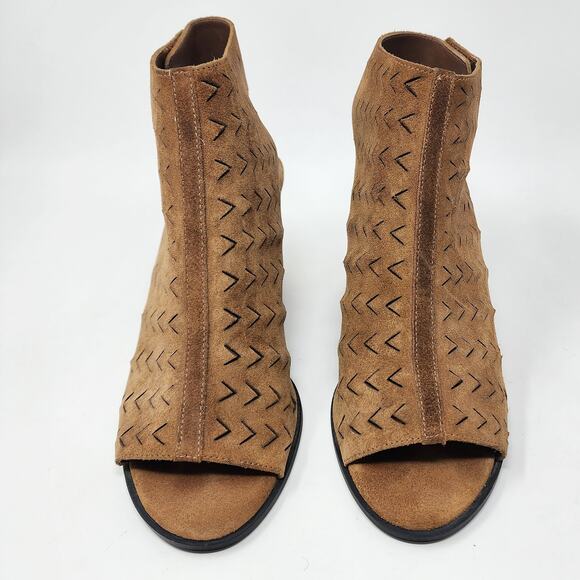 Via Spiga Wedge Sandal Women 7M Brown Suede Laser Cut Perforated Peep Toe Ankle - Picture 3 of 11